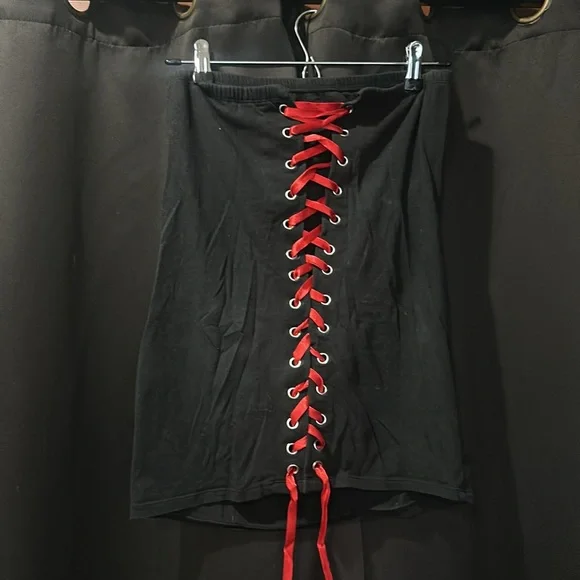 Sleeveless Lace Up Tank - Picture 2 of 4